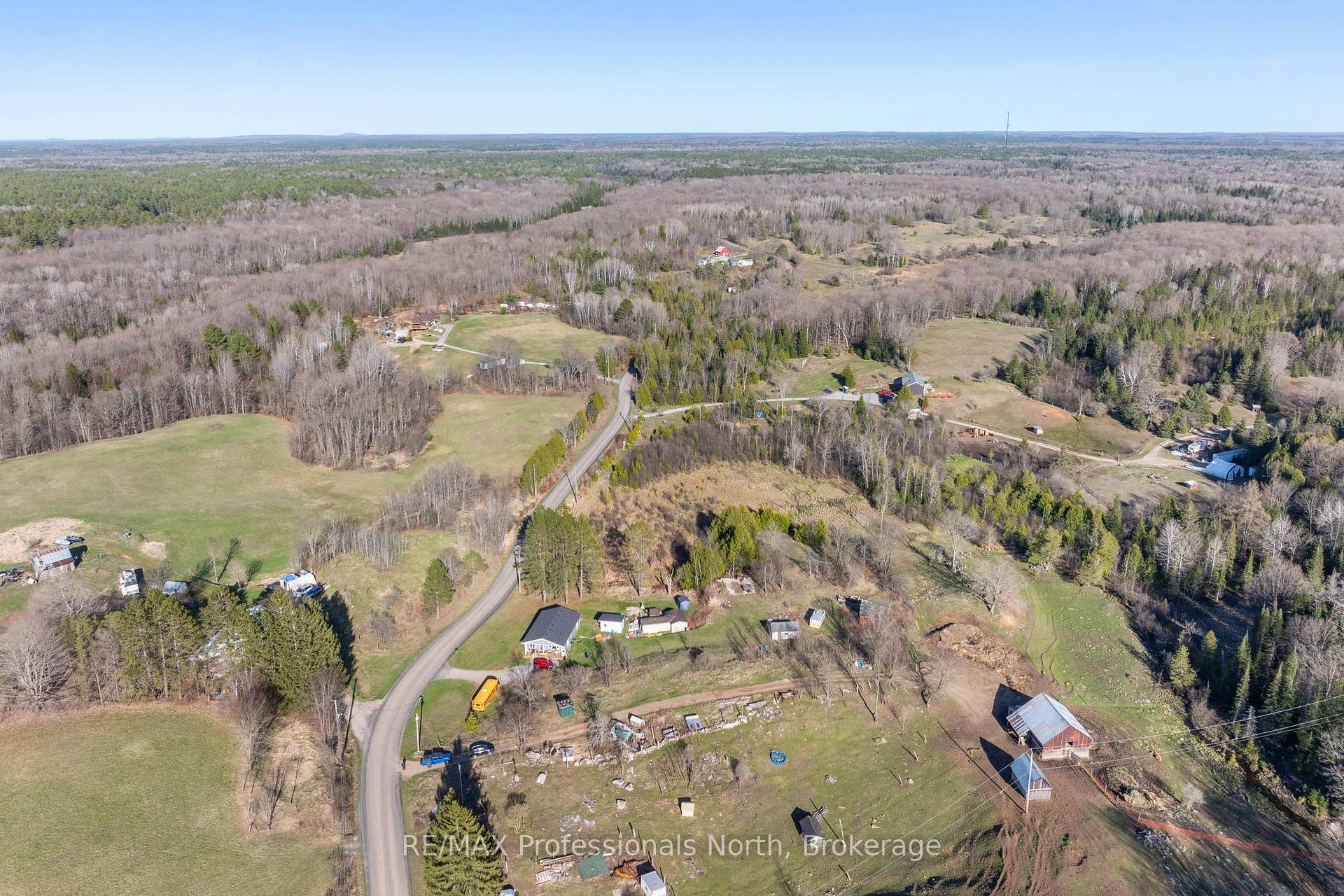 Photo 29 of 2513 Davis Lake Road, Minden Hills, Lutterworth — HOMEH