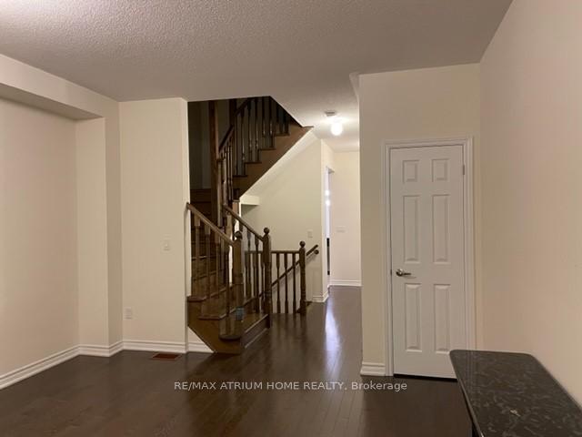 Photo 4 of 126 Living Crescent, Markham, Victoria Square — HOMEH