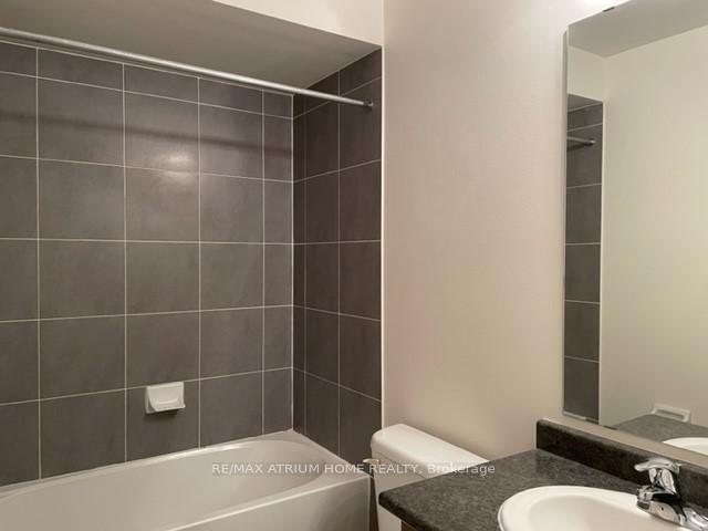 Photo 5 of 126 Living Crescent, Markham, Victoria Square — HOMEH