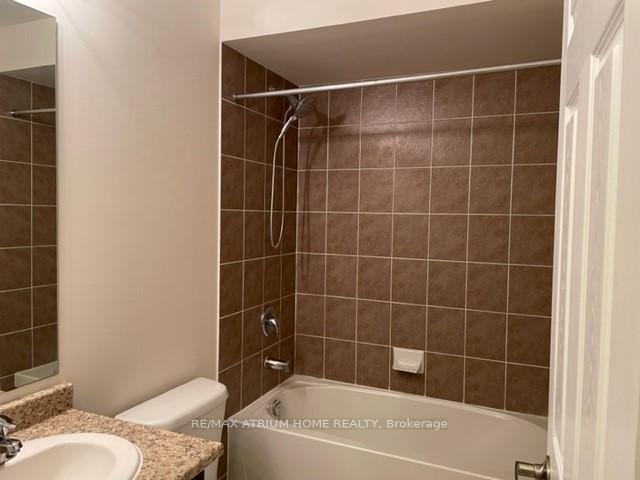 Photo 8 of 126 Living Crescent, Markham, Victoria Square — HOMEH