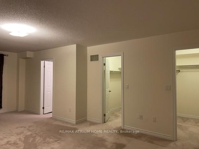 Photo 10 of 126 Living Crescent, Markham, Victoria Square — HOMEH