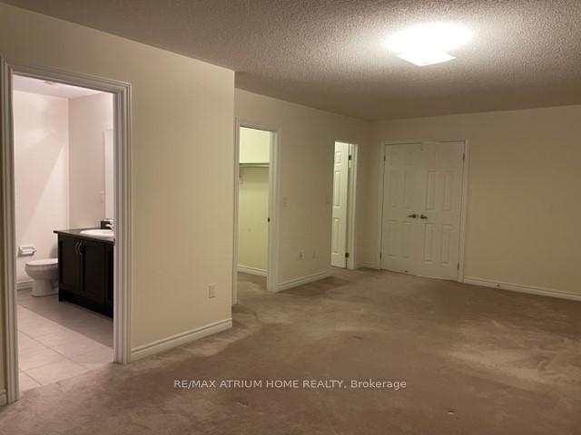 Photo 11 of 126 Living Crescent, Markham, Victoria Square — HOMEH