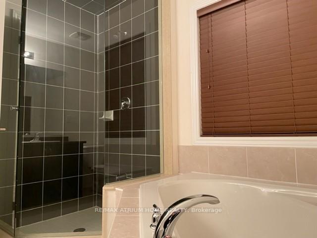 Photo 12 of 126 Living Crescent, Markham, Victoria Square — HOMEH