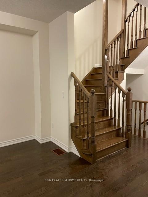 Photo 16 of 126 Living Crescent, Markham, Victoria Square — HOMEH