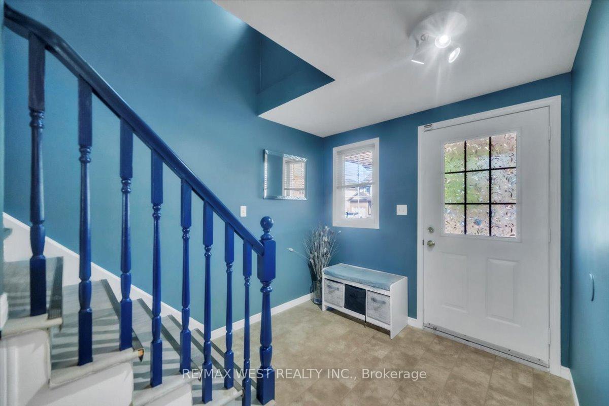 Photo 3 of 55 Dahlia Street, Kitchener — HOMEH
