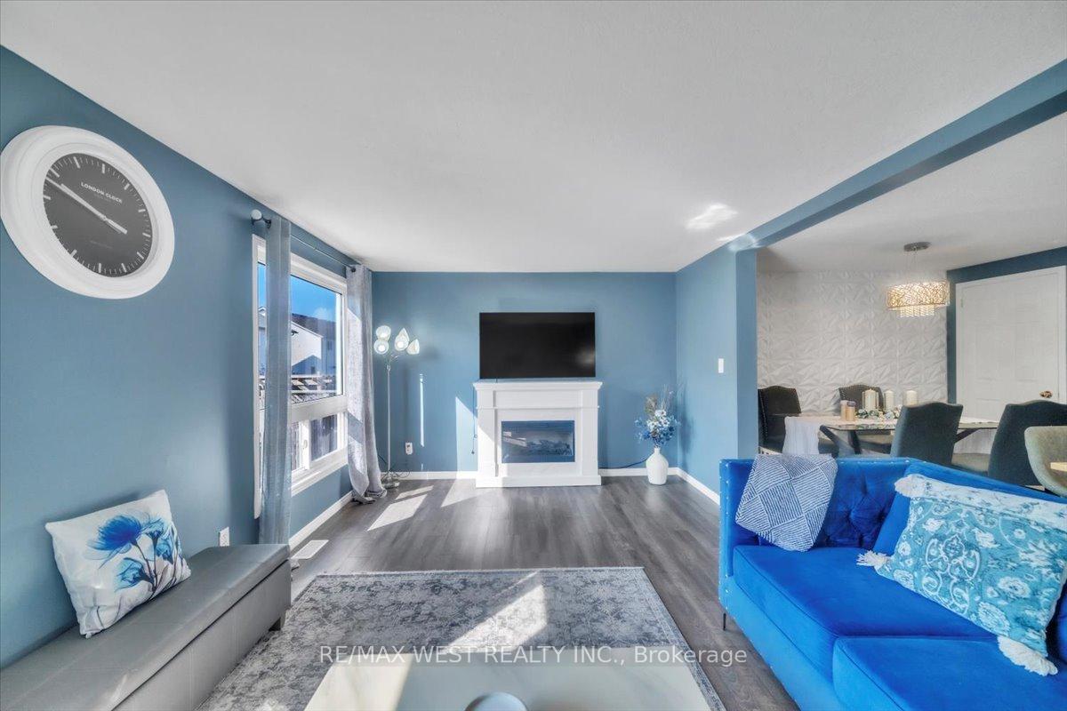 Photo 6 of 55 Dahlia Street, Kitchener — HOMEH