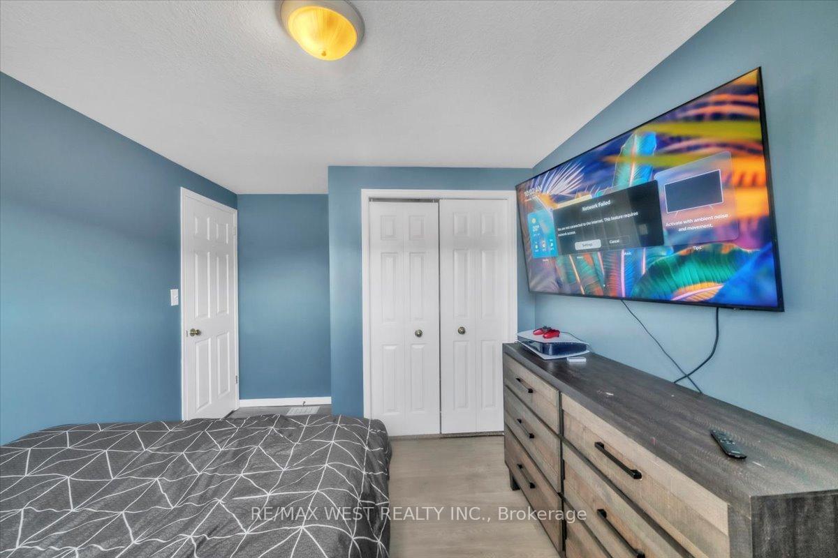Photo 13 of 55 Dahlia Street, Kitchener — HOMEH