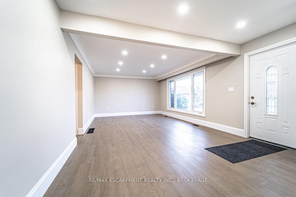Photo 3 of Unit Upper, 46 Cloke Court, Hamilton, Sunninghill — HOMEH