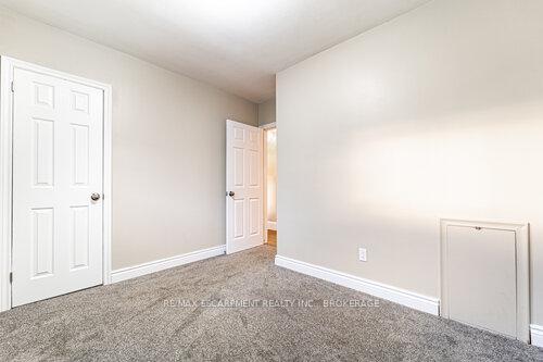 Photo 5 of Unit Upper, 46 Cloke Court, Hamilton, Sunninghill — HOMEH