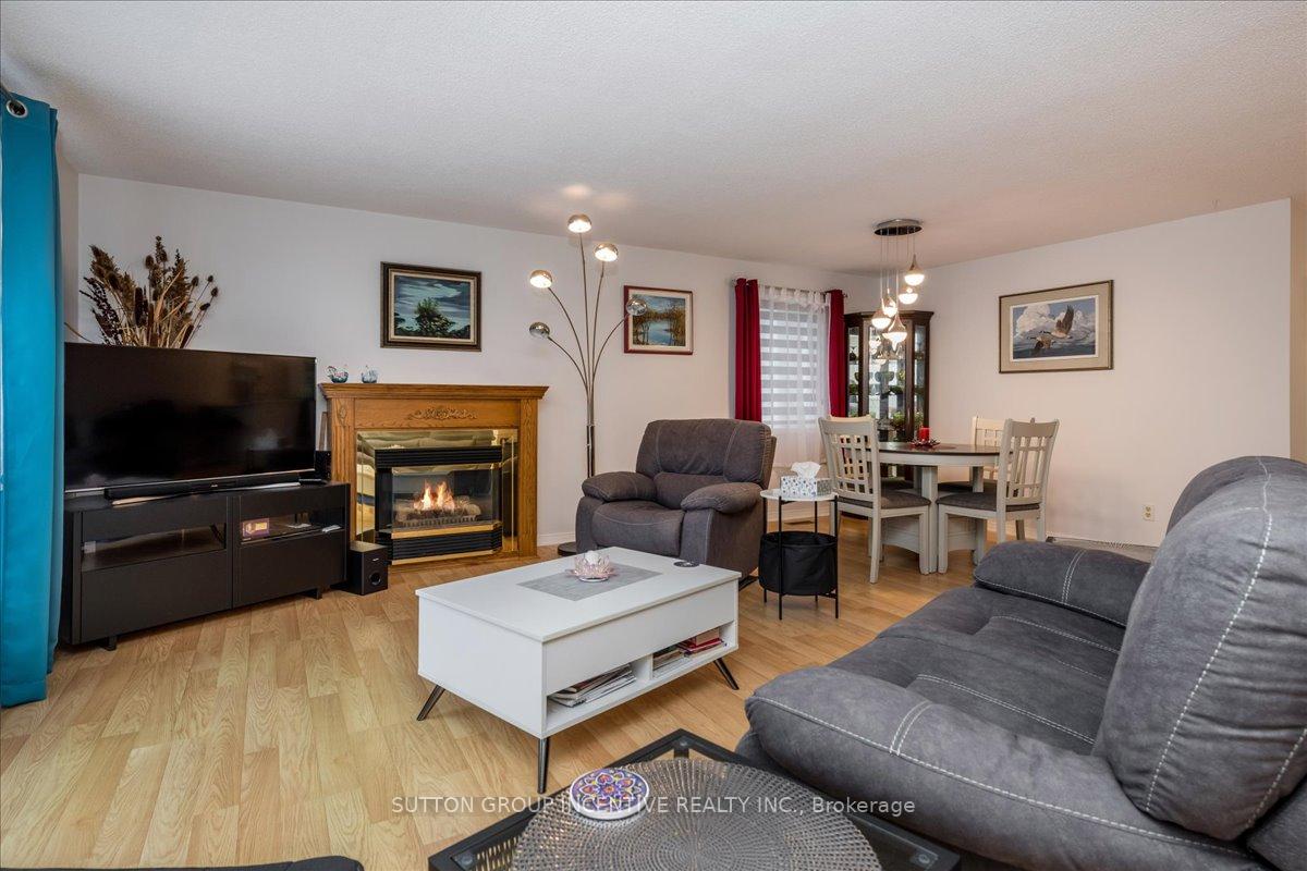 Photo 6 of 22 Primrose Lane, Innisfil, Rural Innisfil — HOMEH