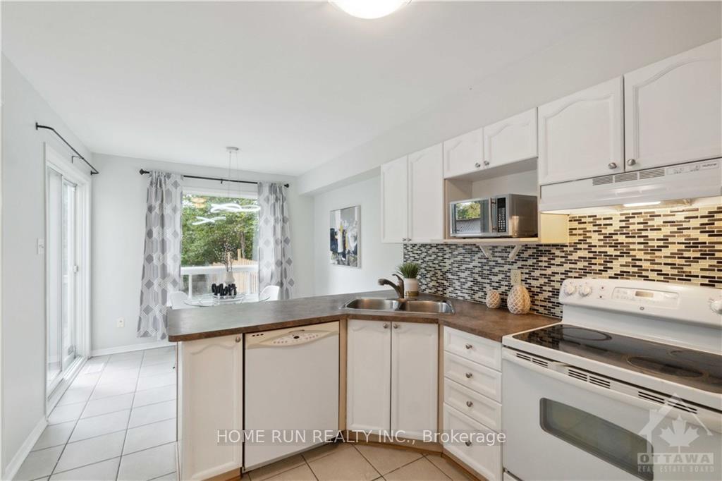 Photo 9 of 103 Blackdome Circle, Ottawa, Kanata - Kanata Lakes/Heritage Hills — HOMEH