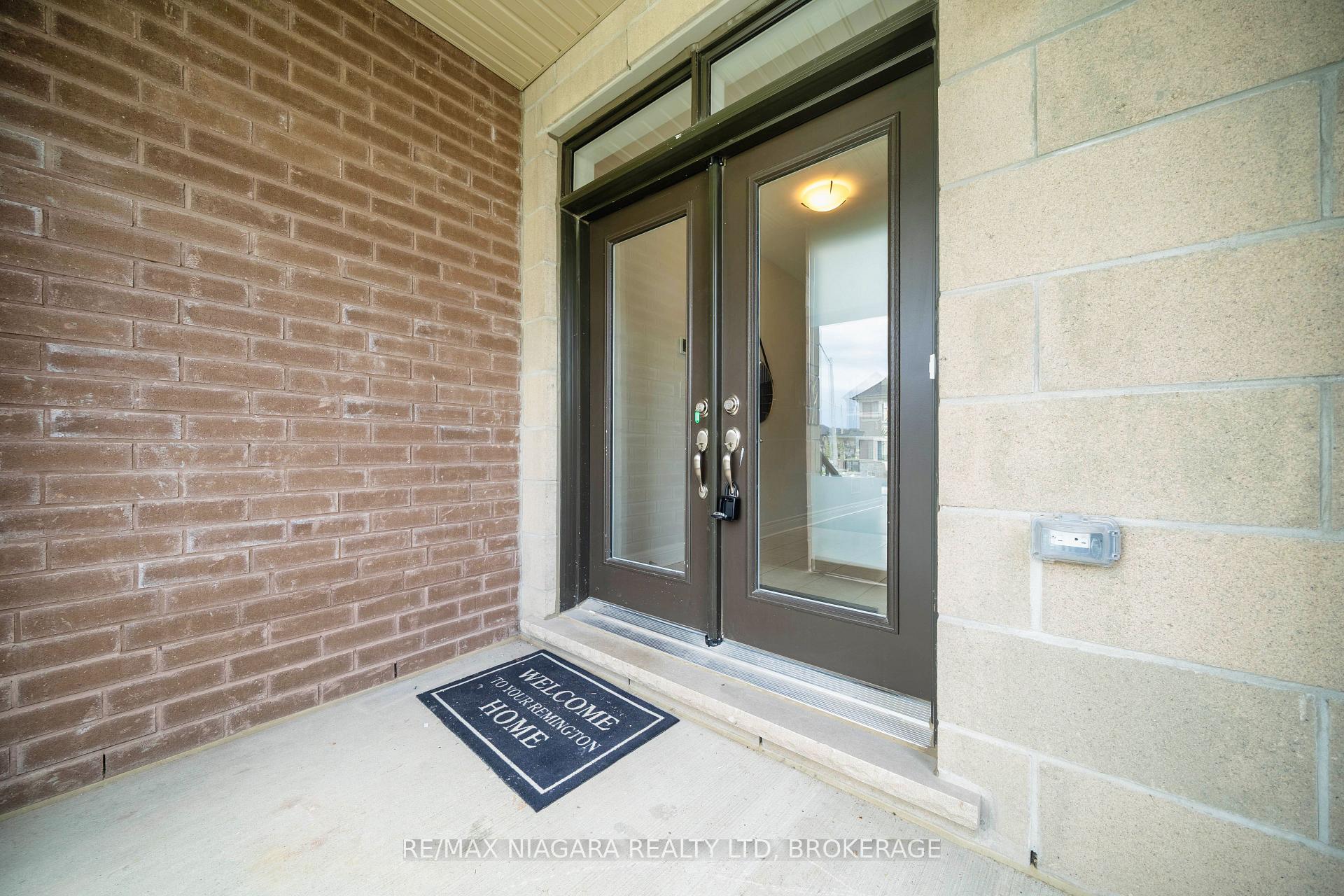 Photo 6 of 109 Jinnah Avenue, Markham, Middlefield — HOMEH