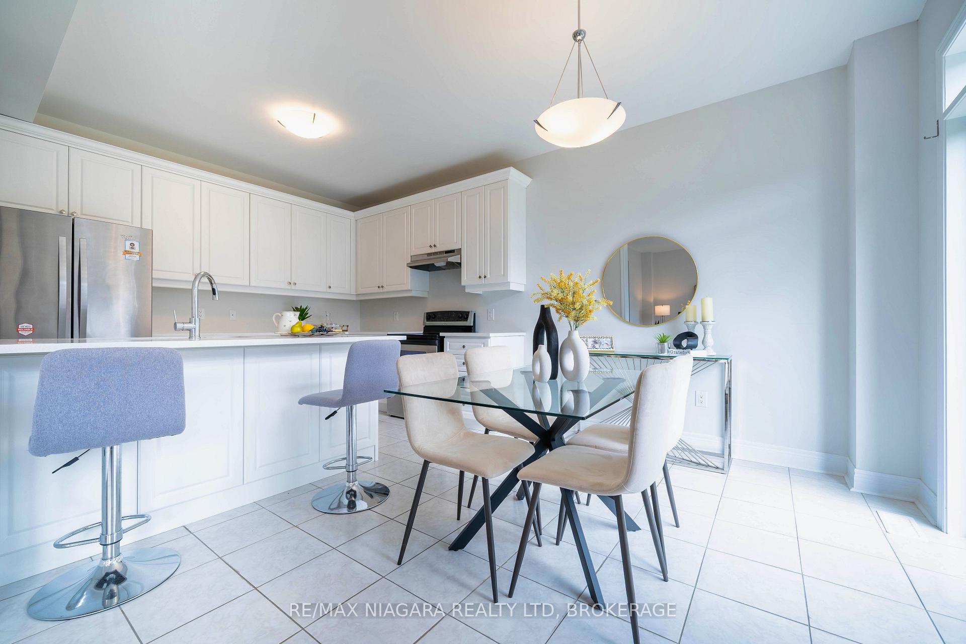 Photo 15 of 109 Jinnah Avenue, Markham, Middlefield — HOMEH