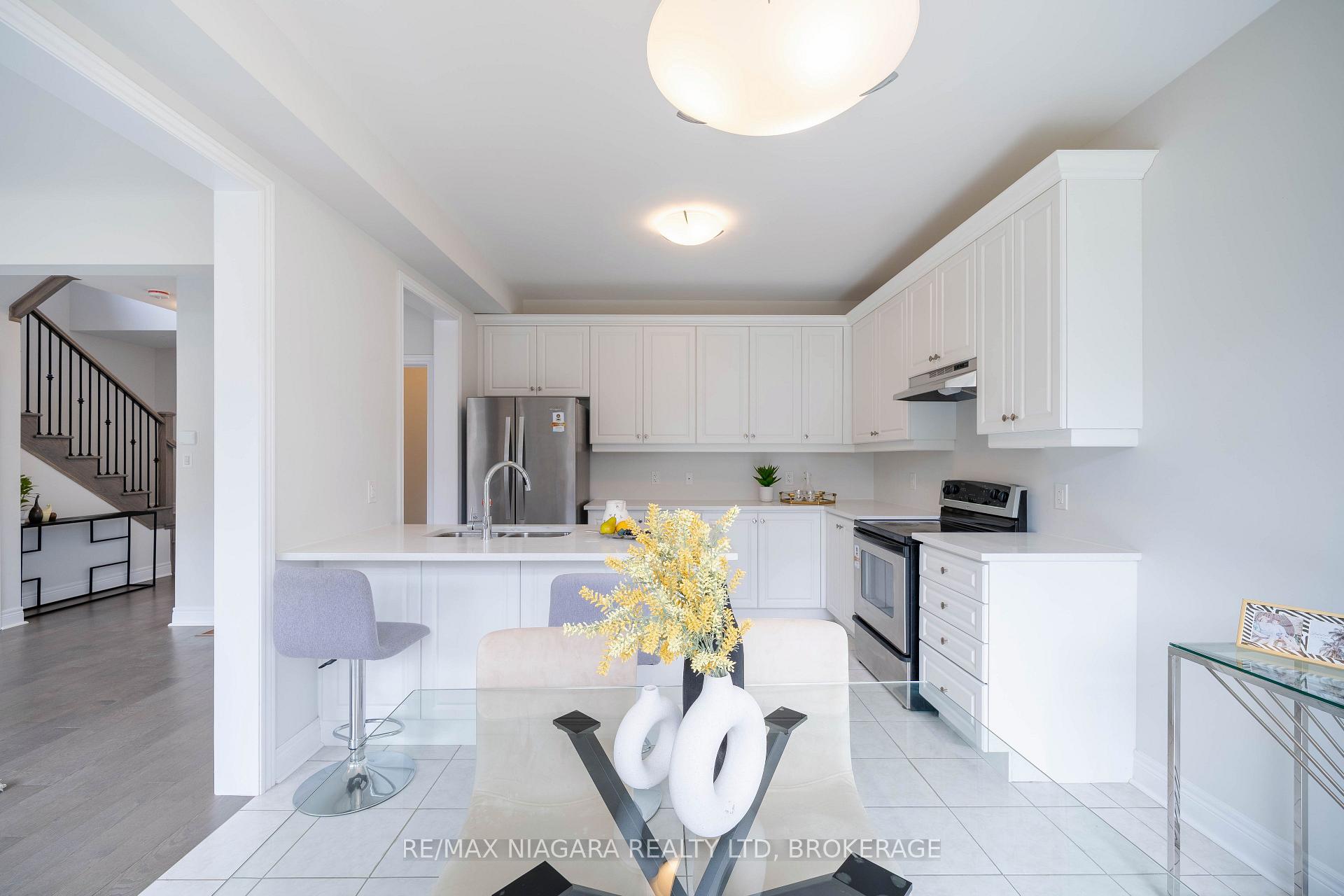 Photo 17 of 109 Jinnah Avenue, Markham, Middlefield — HOMEH