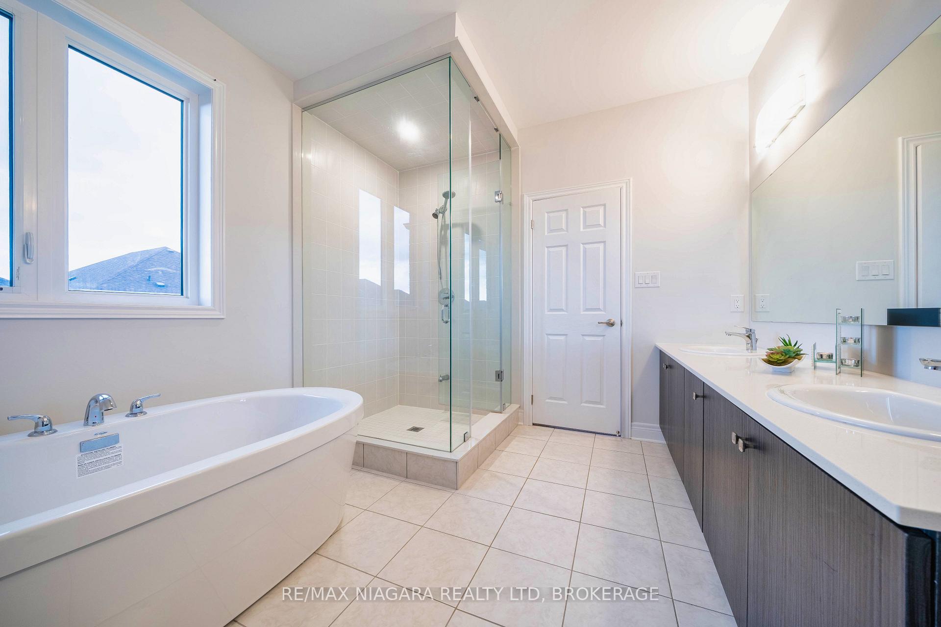 Photo 27 of 109 Jinnah Avenue, Markham, Middlefield — HOMEH