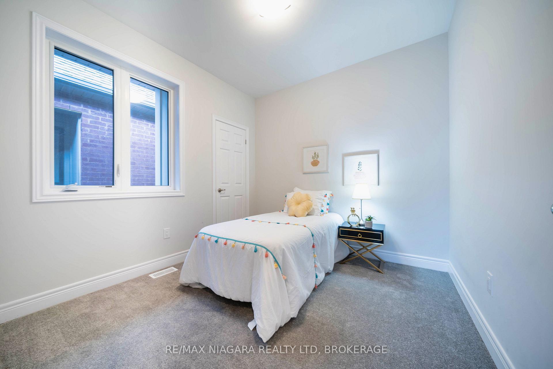 Photo 36 of 109 Jinnah Avenue, Markham, Middlefield — HOMEH