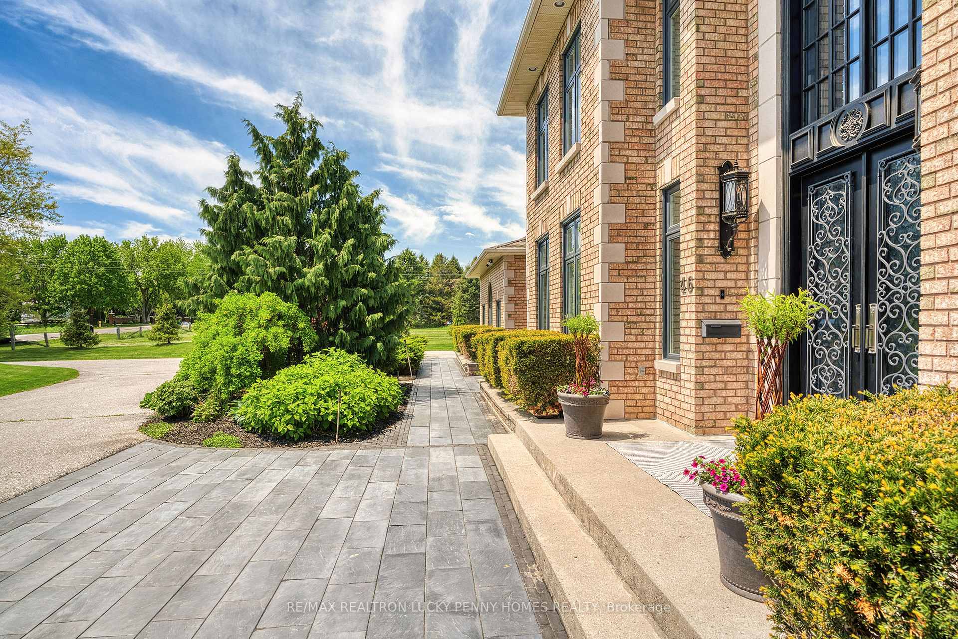 Photo 8 of 46 Richard Person Drive, Markham, Devil's Elbow — HOMEH