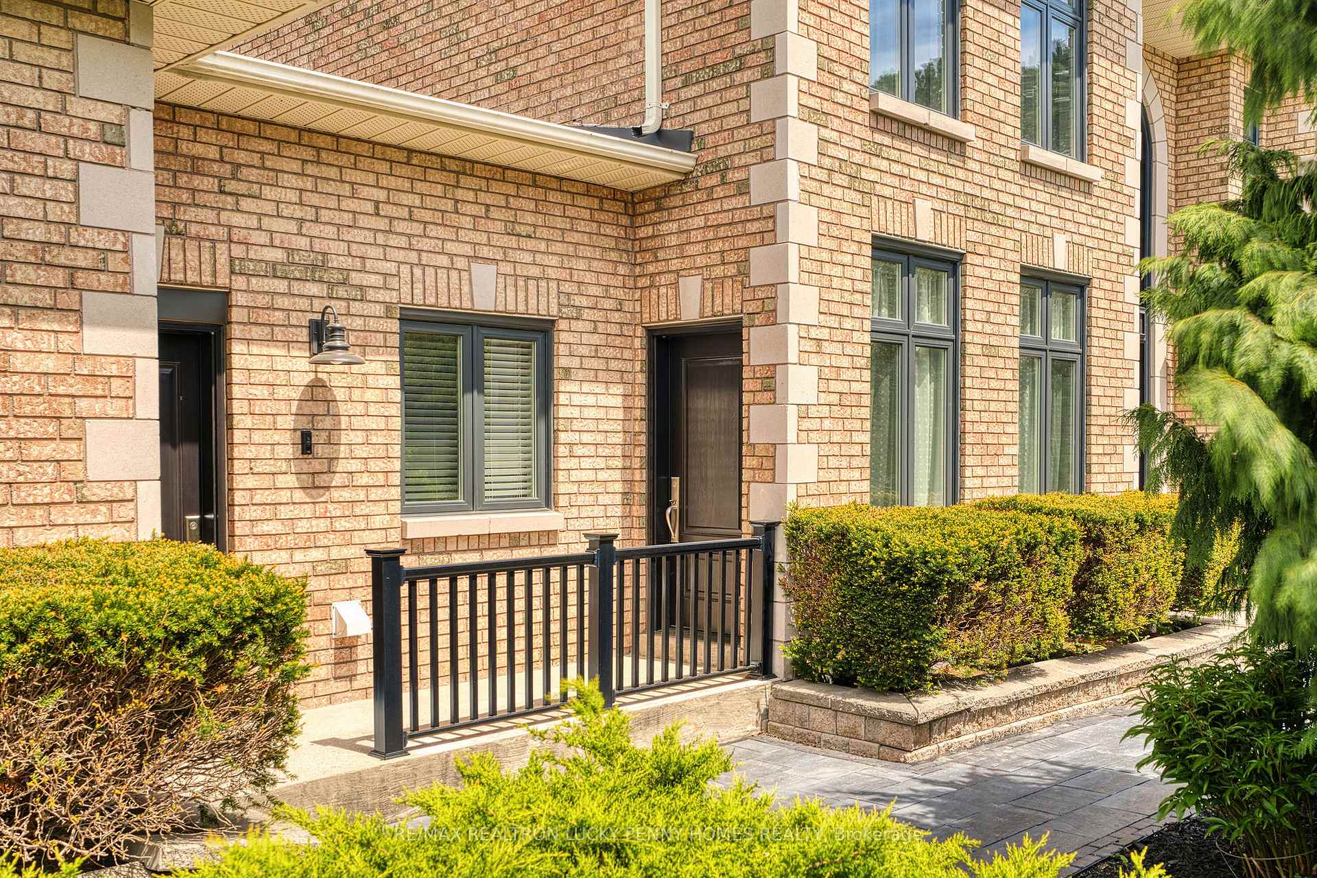 Photo 9 of 46 Richard Person Drive, Markham, Devil's Elbow — HOMEH