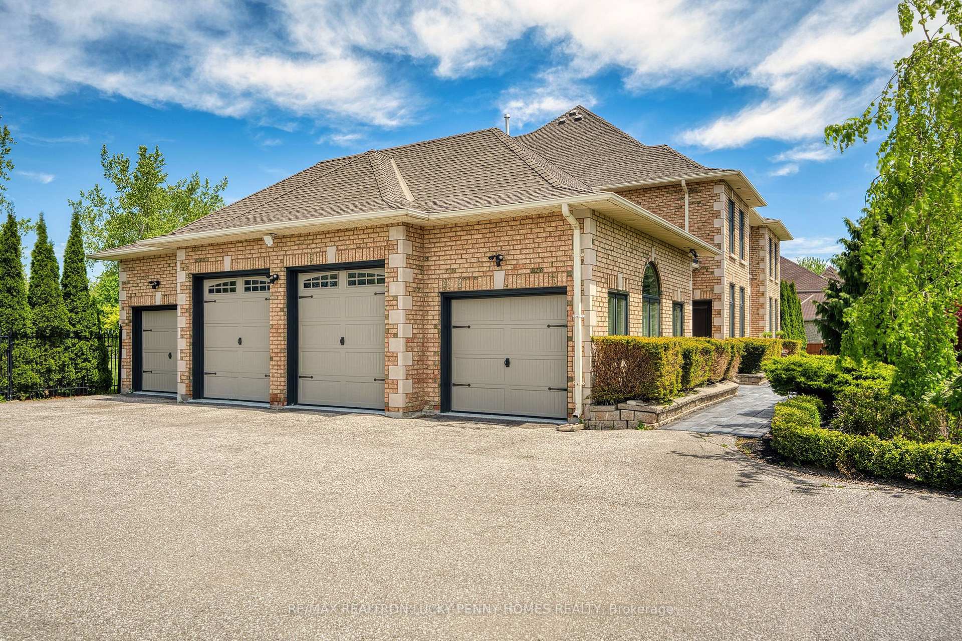 Photo 10 of 46 Richard Person Drive, Markham, Devil's Elbow — HOMEH