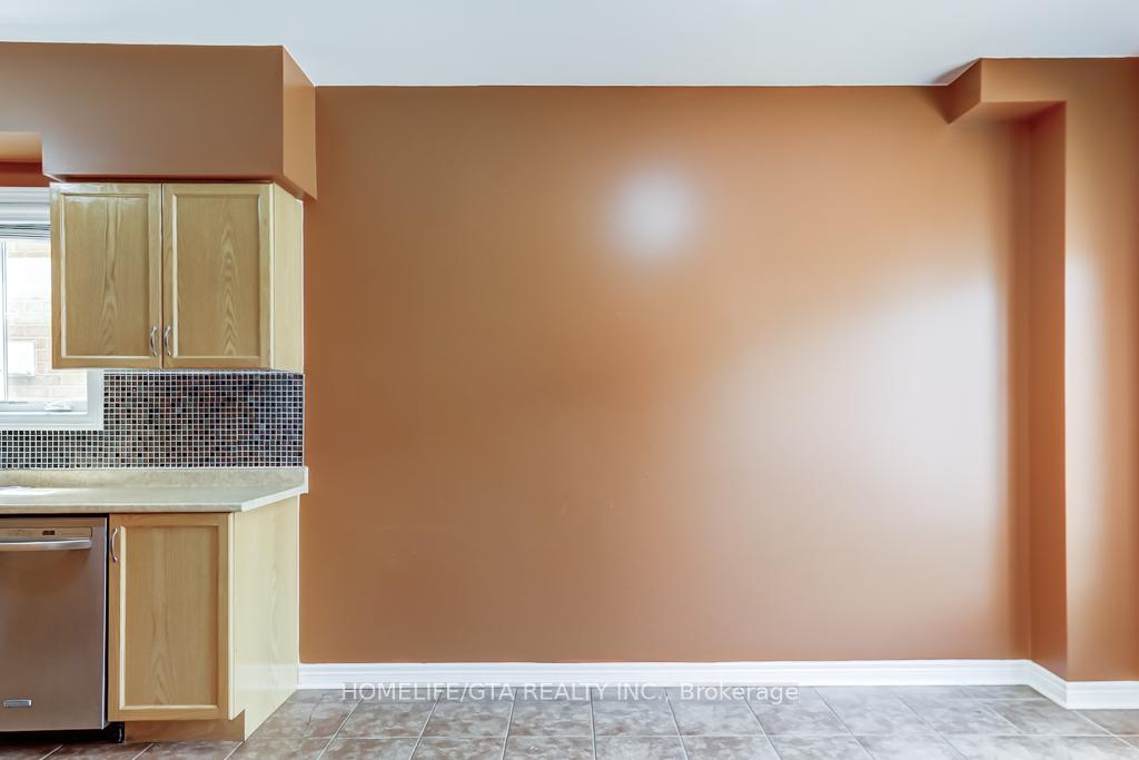 Photo 10 of 54 Outer Banks Drive, Markham, Cornell — HOMEH
