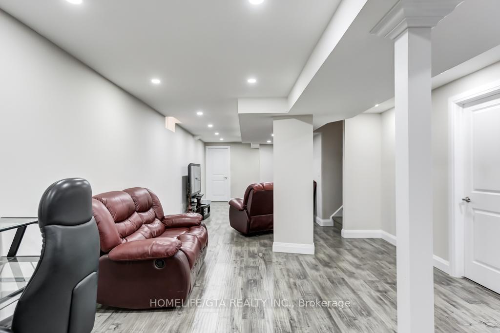 Photo 27 of 54 Outer Banks Drive, Markham, Cornell — HOMEH