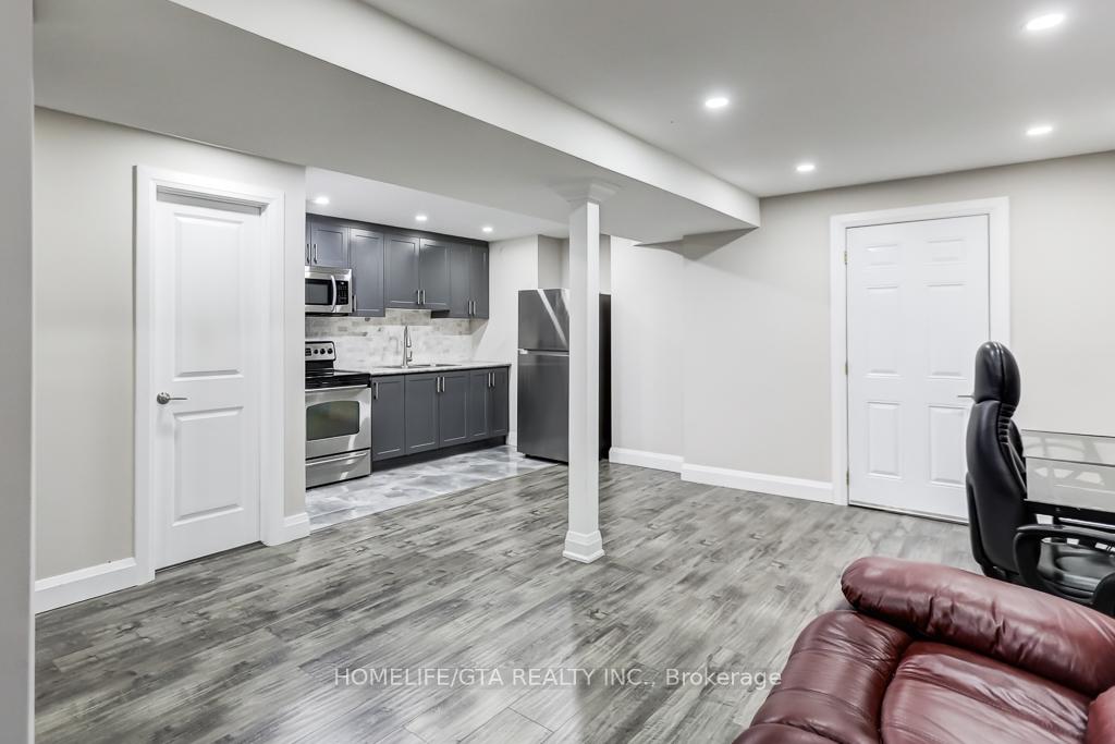 Photo 28 of 54 Outer Banks Drive, Markham, Cornell — HOMEH