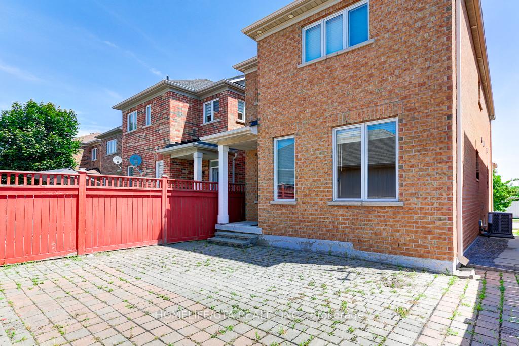 Photo 34 of 54 Outer Banks Drive, Markham, Cornell — HOMEH