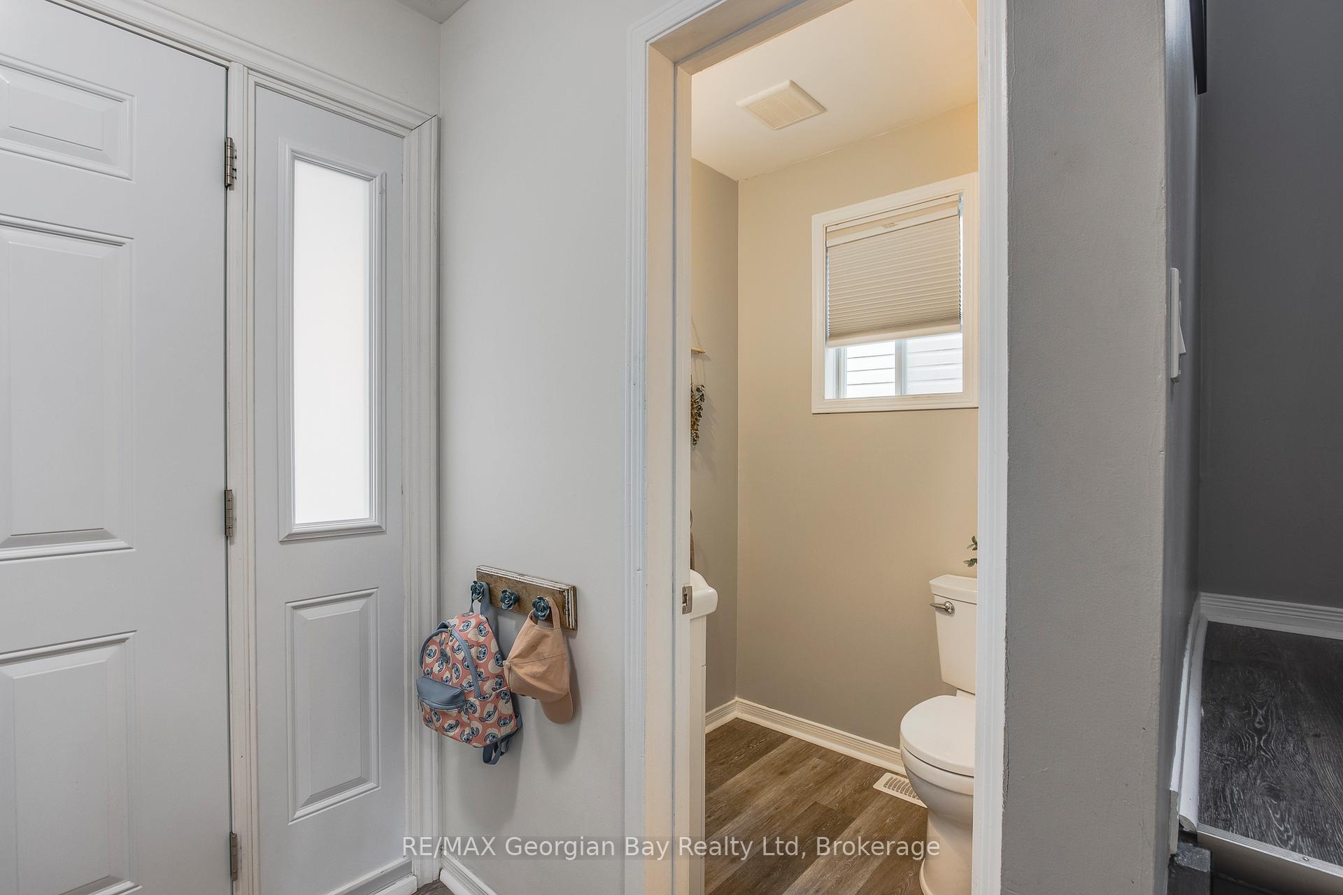 Photo 5 of 319 Ellen Street, Midland — HOMEH