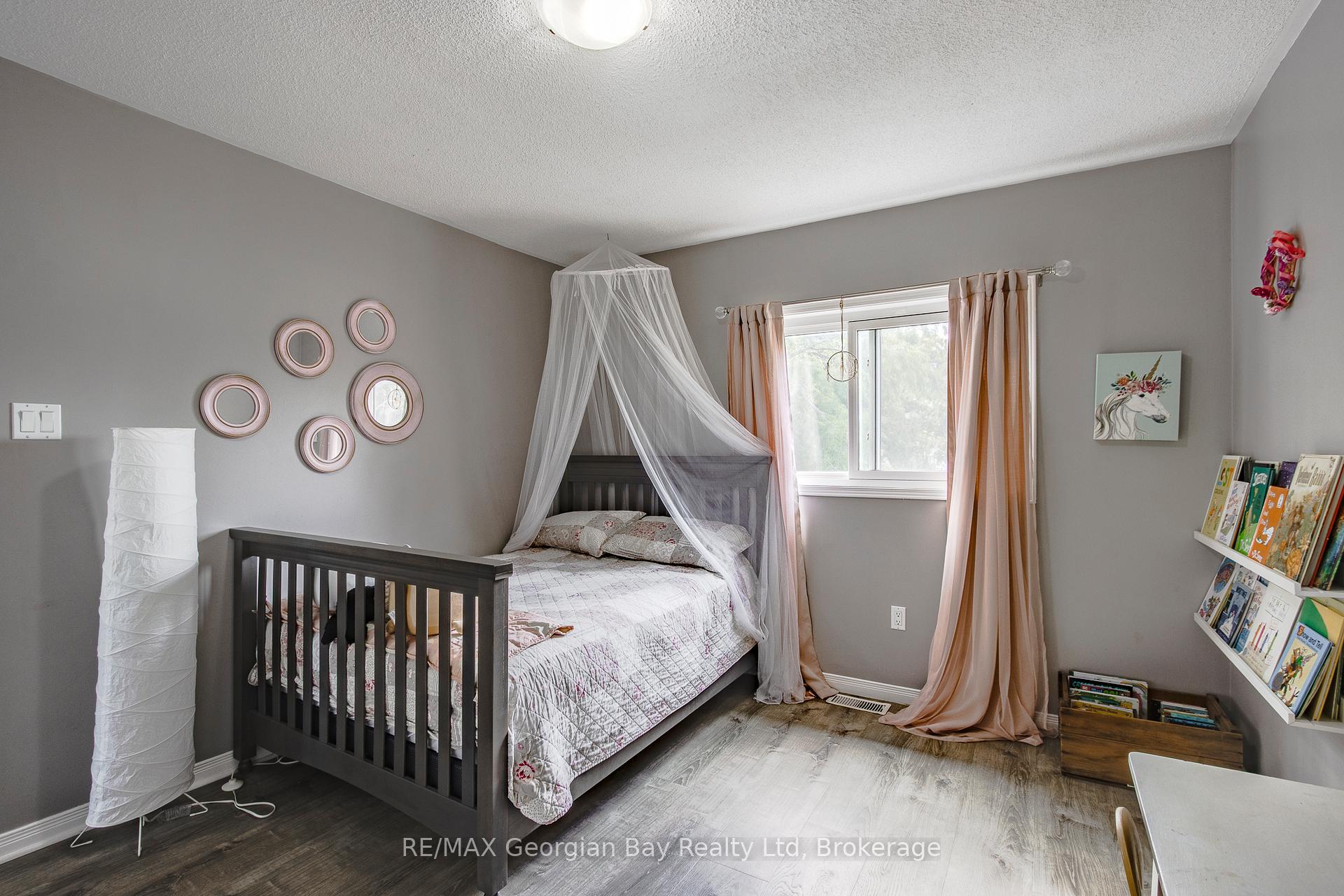 Photo 14 of 319 Ellen Street, Midland — HOMEH