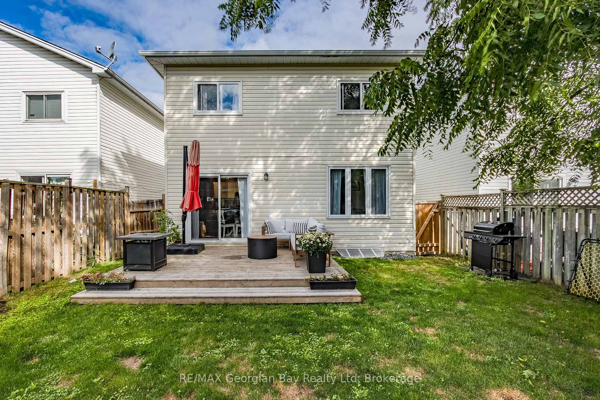Photo 21 of 319 Ellen Street, Midland — HOMEH