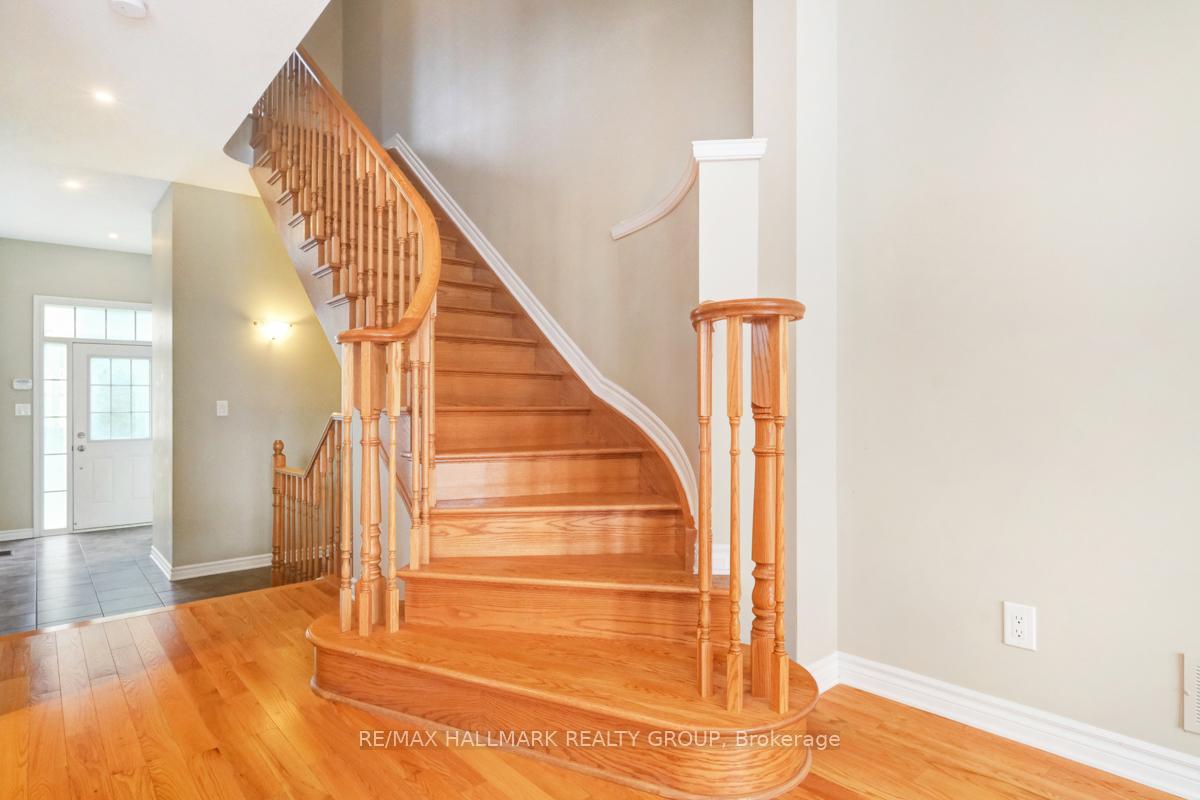 Photo 3 of 314 Kingbrook Drive, Ottawa, Kanata - Bridlewood — HOMEH