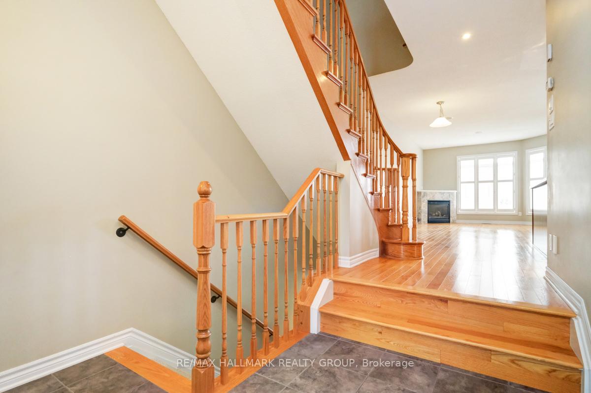 Photo 4 of 314 Kingbrook Drive, Ottawa, Kanata - Bridlewood — HOMEH