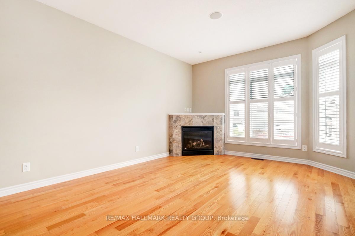 Photo 5 of 314 Kingbrook Drive, Ottawa, Kanata - Bridlewood — HOMEH