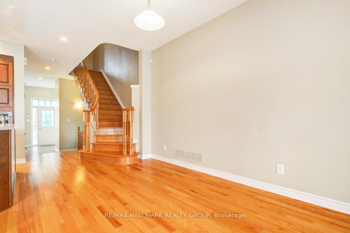 Photo 10 of 314 Kingbrook Drive, Ottawa, Kanata - Bridlewood — HOMEH