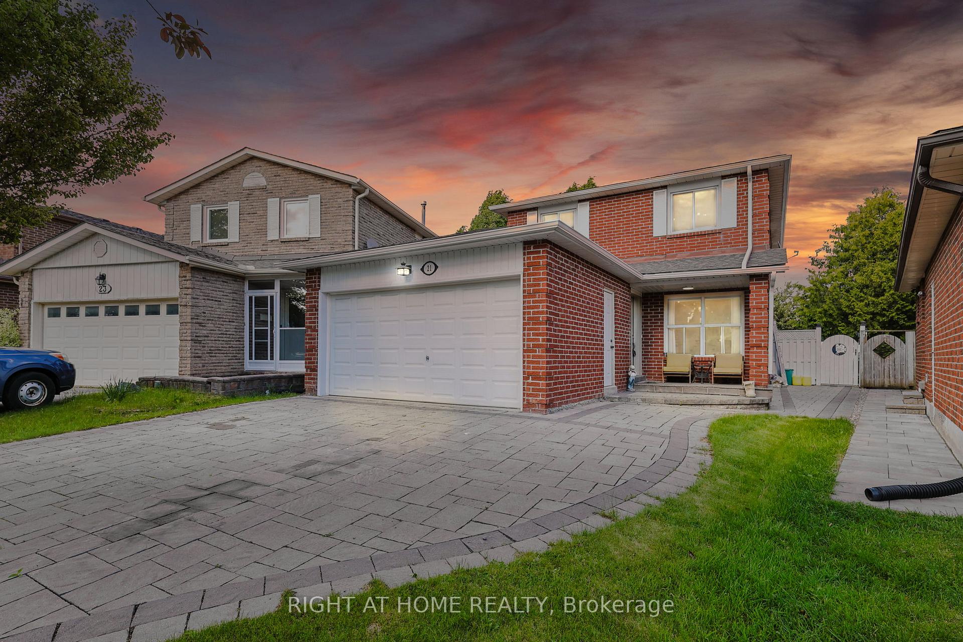 Photo 1 of 21 Spragg Circle, Markham, Markham Village — HOMEH