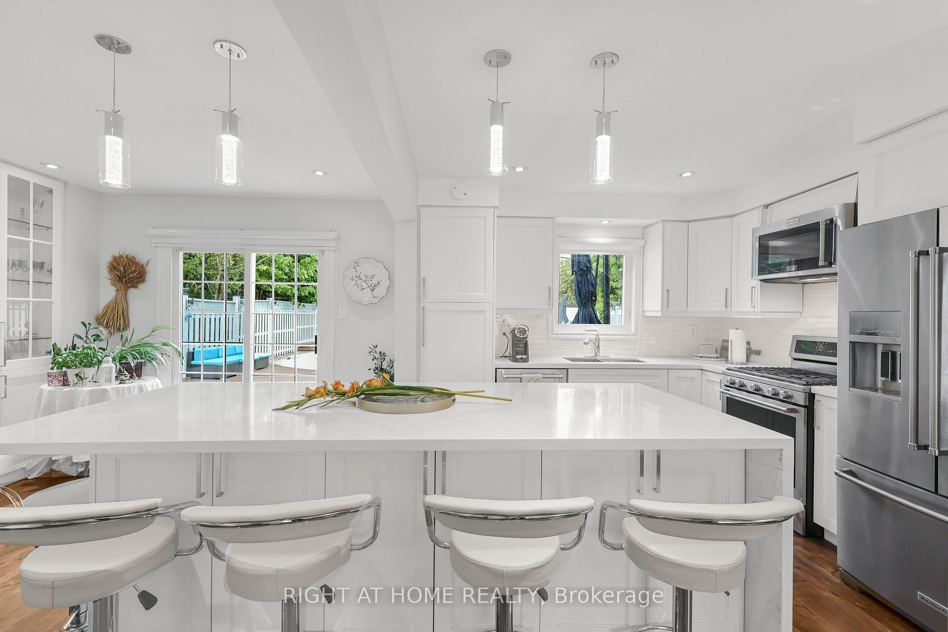Photo 9 of 21 Spragg Circle, Markham, Markham Village — HOMEH