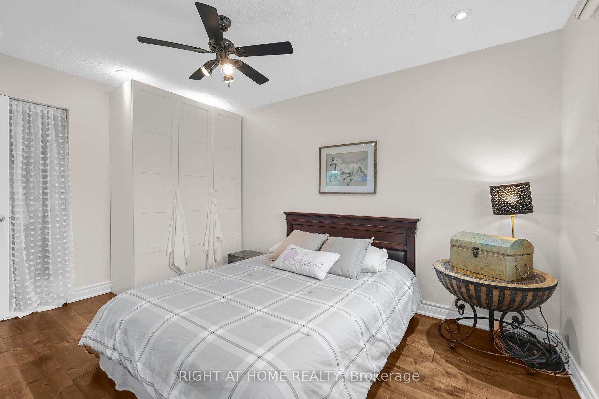 Photo 23 of 21 Spragg Circle, Markham, Markham Village — HOMEH