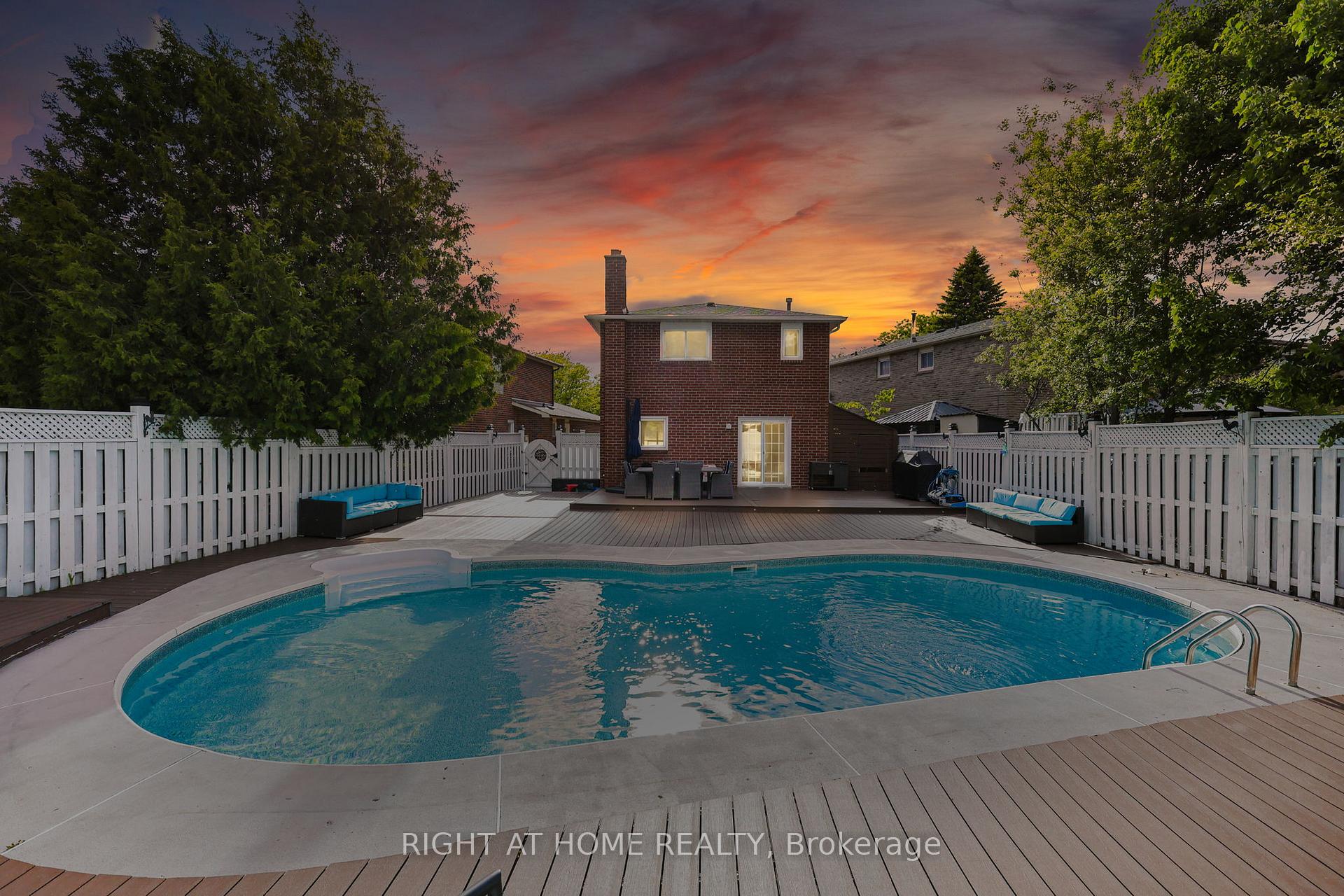 Photo 39 of 21 Spragg Circle, Markham, Markham Village — HOMEH