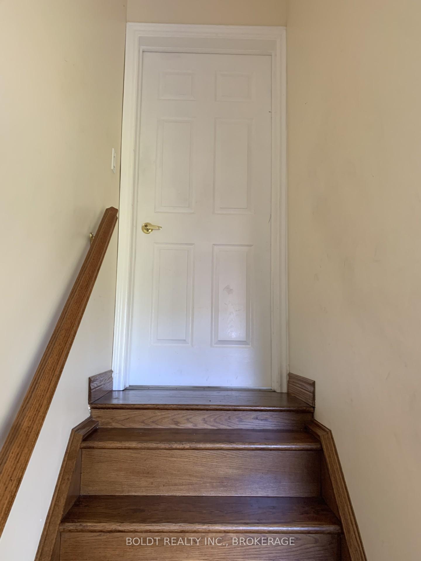 Photo 3 of 7 Gilanna Street, Hamilton, Rural Stoney Creek — HOMEH