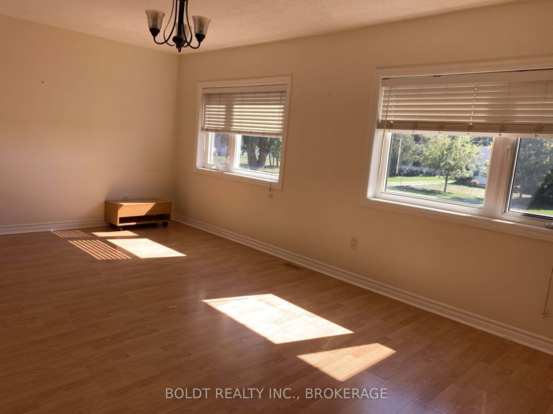 Photo 6 of 7 Gilanna Street, Hamilton, Rural Stoney Creek — HOMEH