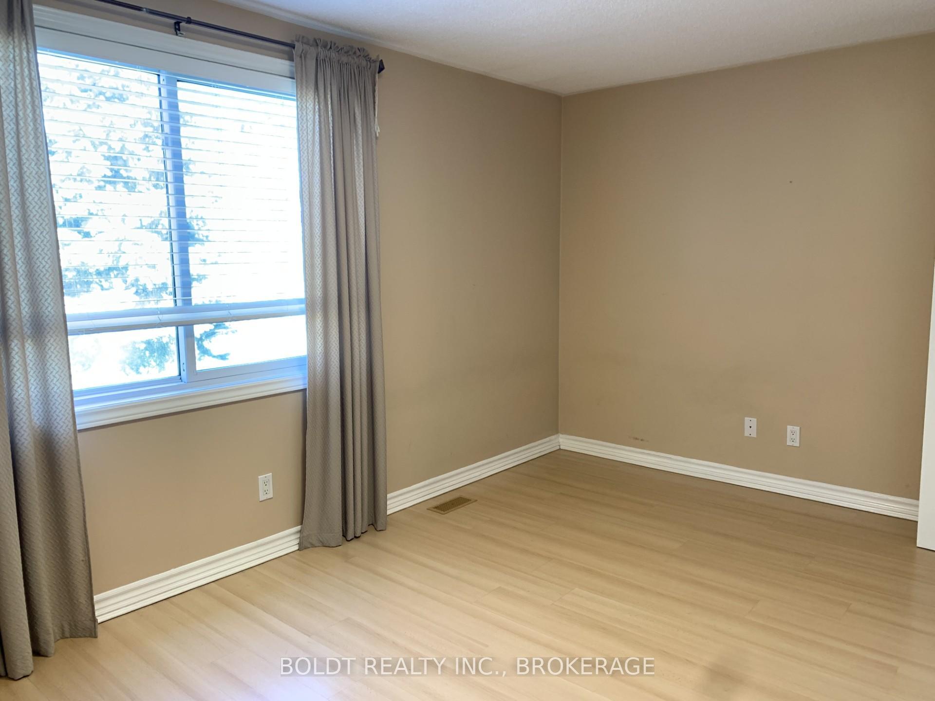Photo 9 of 7 Gilanna Street, Hamilton, Rural Stoney Creek — HOMEH