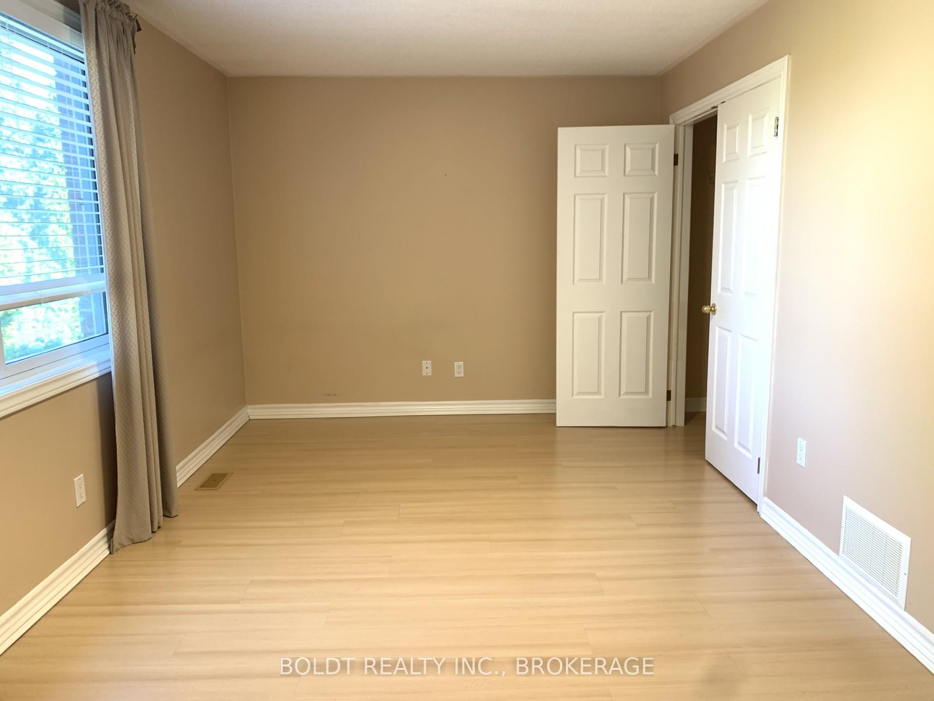 Photo 10 of 7 Gilanna Street, Hamilton, Rural Stoney Creek — HOMEH