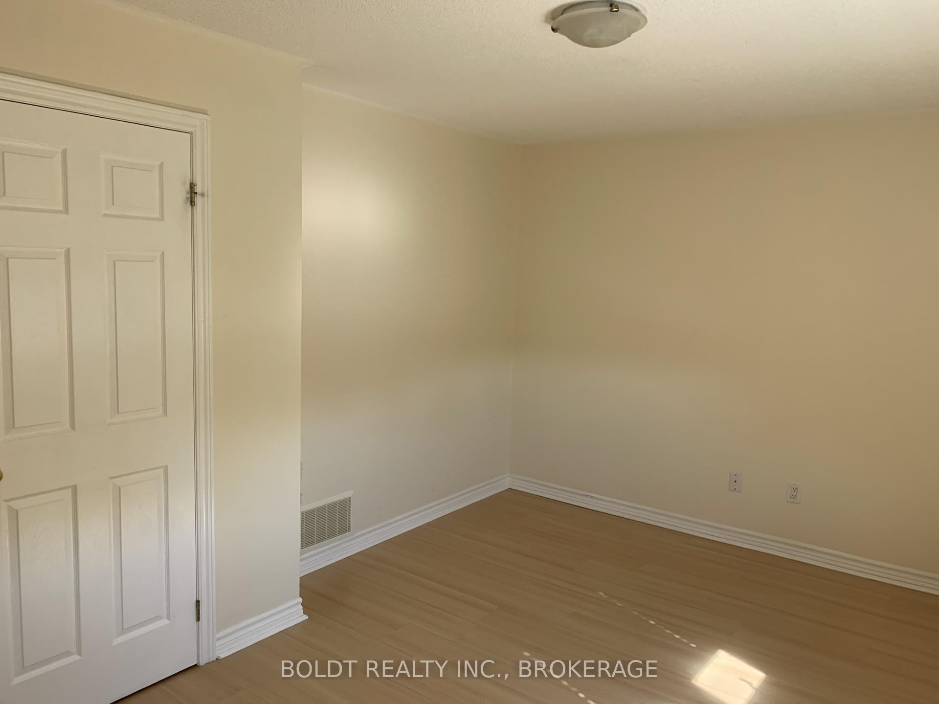 Photo 11 of 7 Gilanna Street, Hamilton, Rural Stoney Creek — HOMEH