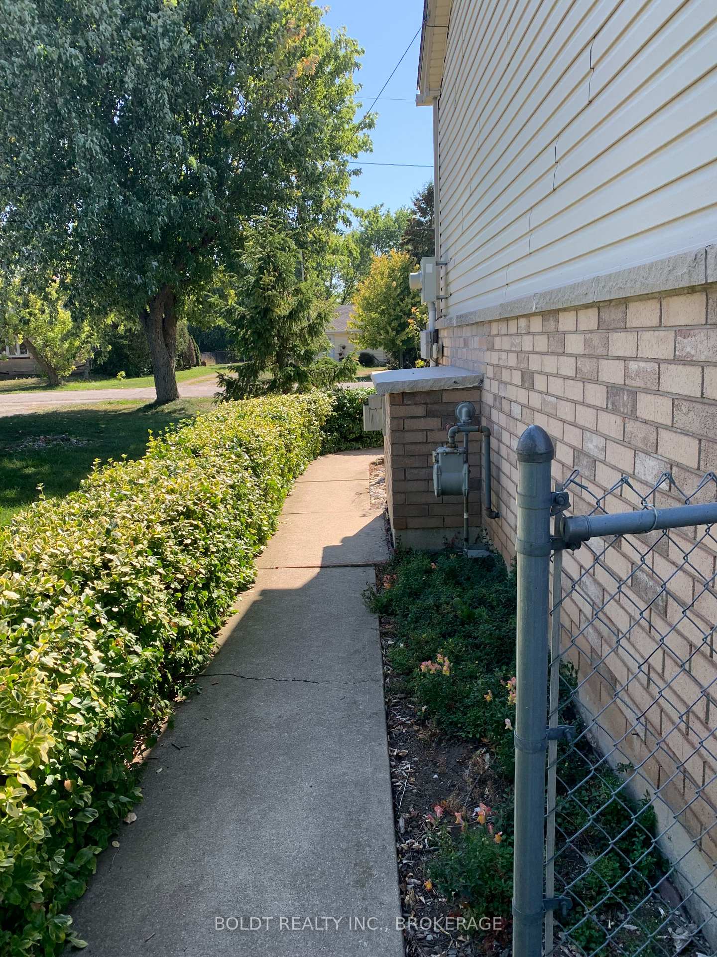 Photo 19 of 7 Gilanna Street, Hamilton, Rural Stoney Creek — HOMEH