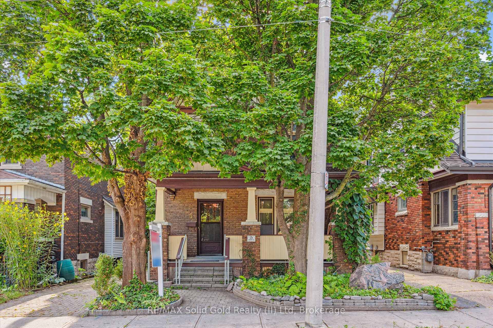 Photo 2 of 5 Dekay Street, Kitchener — HOMEH