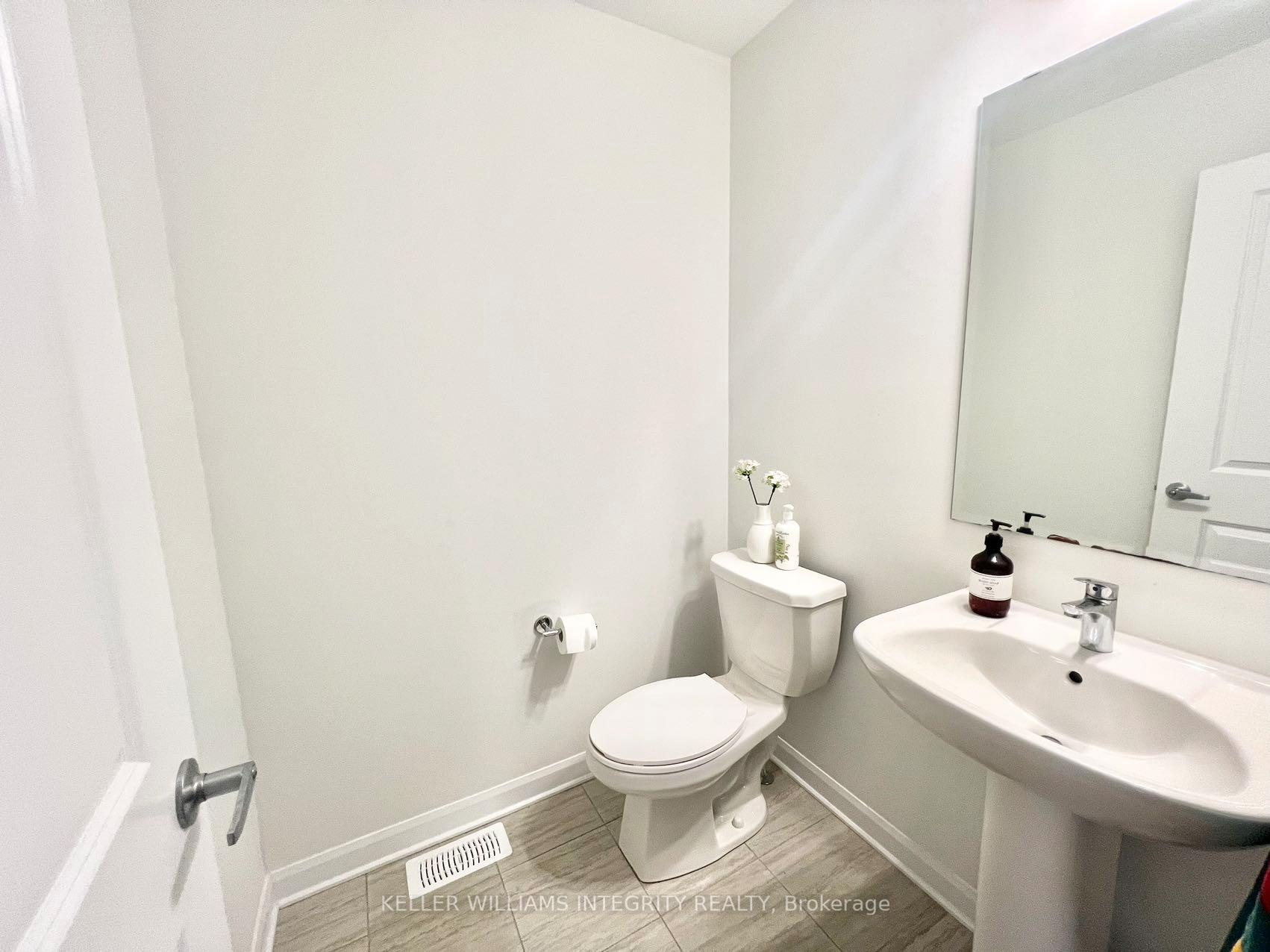 Photo 5 of 215 Clonrush Way, Ottawa, Kanata - Kanata Lakes/Heritage Hills — HOMEH