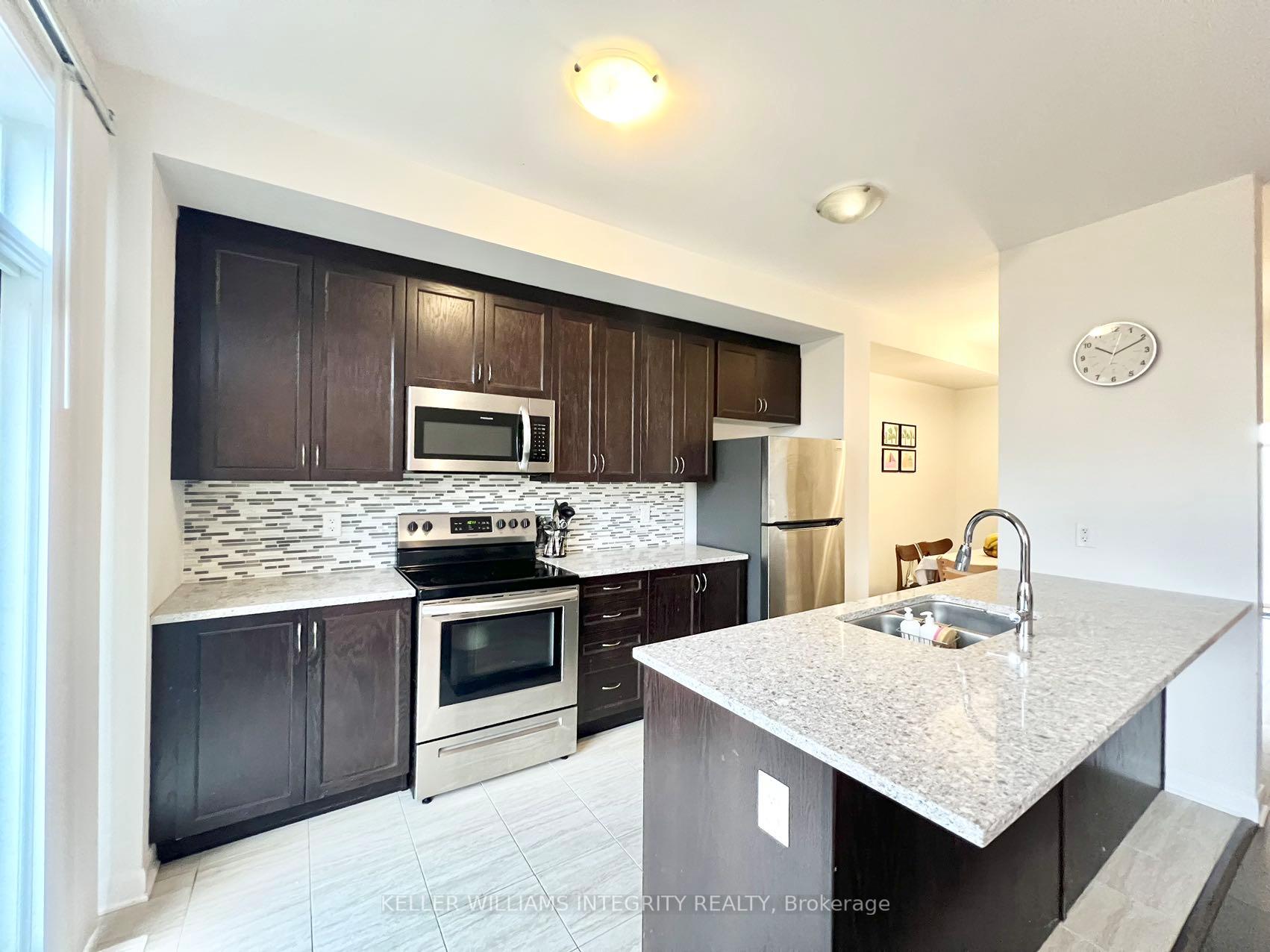Photo 12 of 215 Clonrush Way, Ottawa, Kanata - Kanata Lakes/Heritage Hills — HOMEH