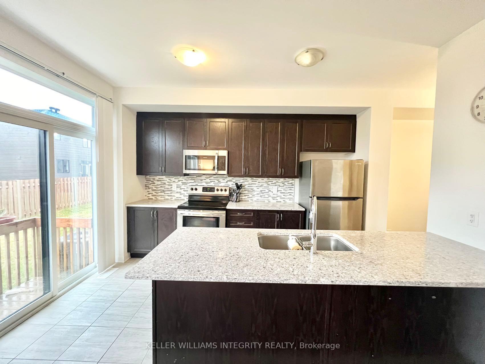 Photo 13 of 215 Clonrush Way, Ottawa, Kanata - Kanata Lakes/Heritage Hills — HOMEH