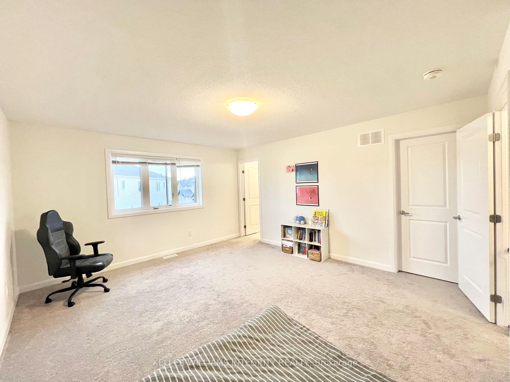 Photo 19 of 215 Clonrush Way, Ottawa, Kanata - Kanata Lakes/Heritage Hills — HOMEH