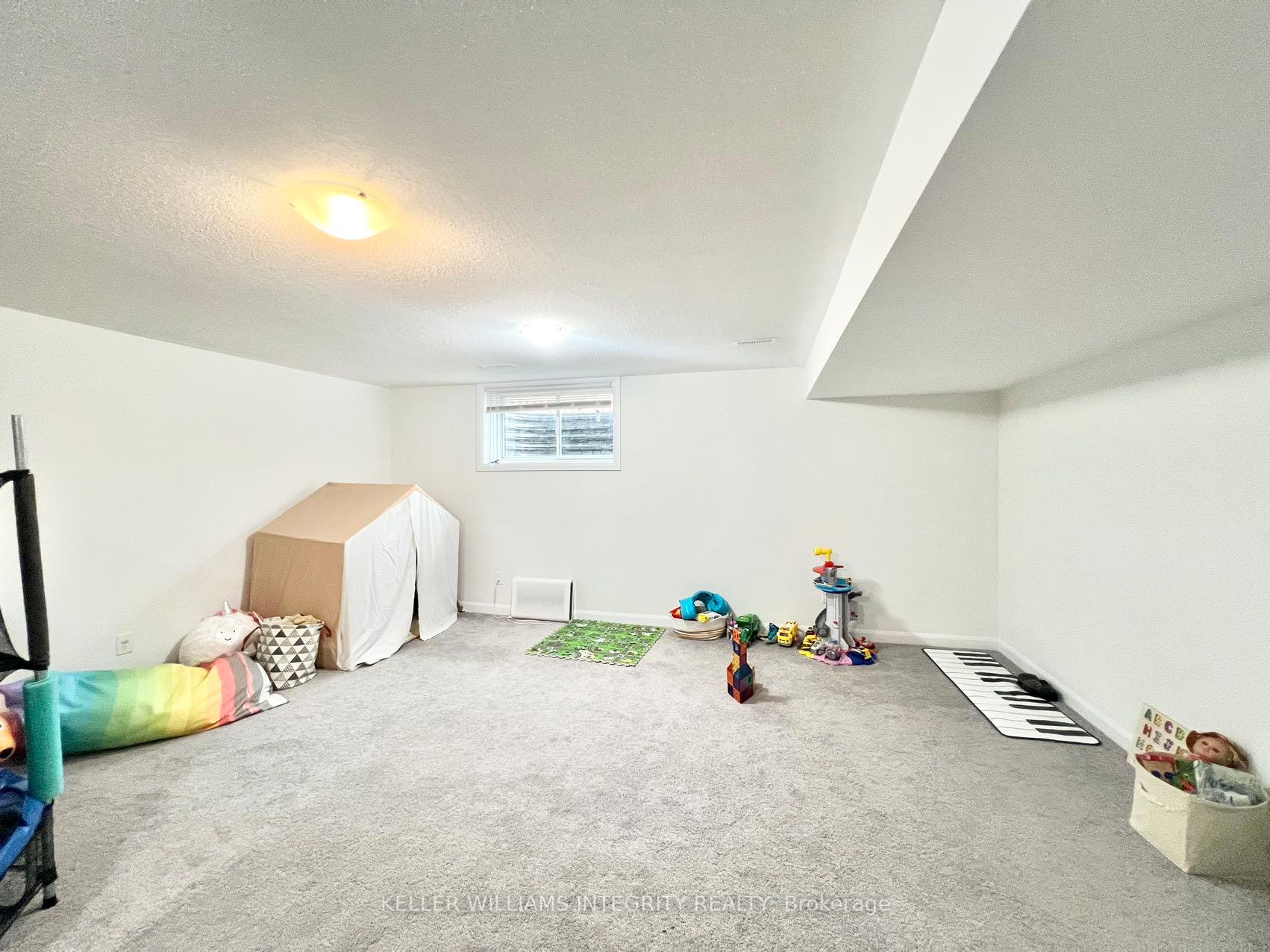 Photo 27 of 215 Clonrush Way, Ottawa, Kanata - Kanata Lakes/Heritage Hills — HOMEH